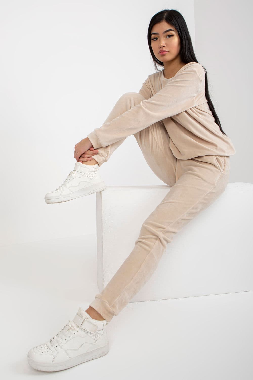 completo model 175104 Rue Paris