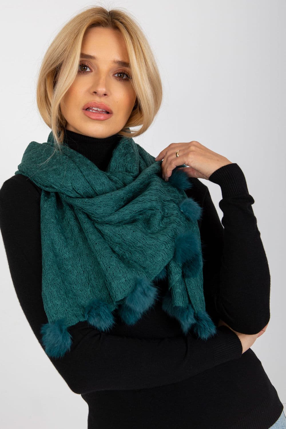 Scialle model 185904 AT