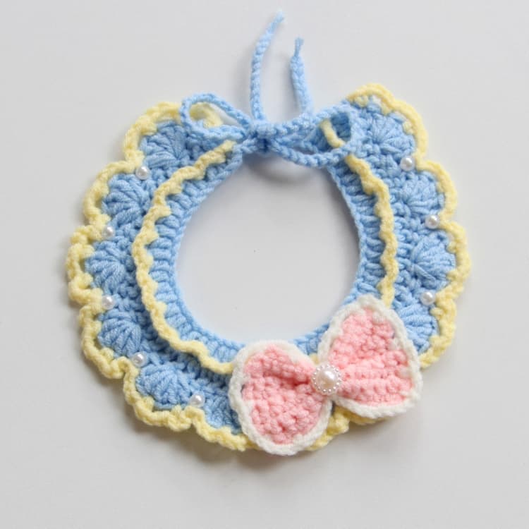 Collare lavorato a maglia per gatti e cani, sciarpa di lana fatta a mano per decorazione fotografica, stile: Principessa Romantica (M) - Immagine 1