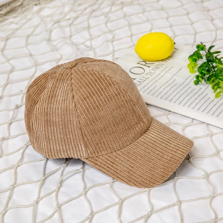 Cappello Speciale a Righe in Velluto con Visiera e Parrucca Staccabile per 8261E (Marrone) - Immagine 1