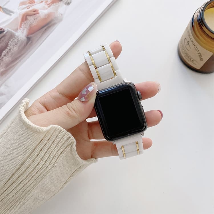Five Beads Ceramic Steel Watch Band For Apple Watch Ultra 49mm&Watch Ultra 2 49mm / Series 9&8&7 45mm / SE 3&SE 2&6&SE&5&4 44mm / 3&2&1 42mm(White + Gold) - Immagine 1