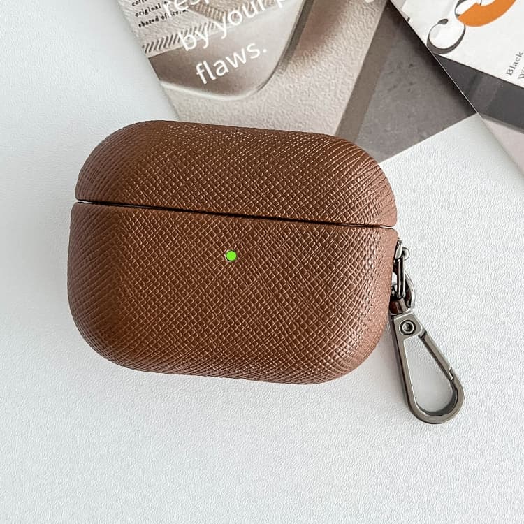 Custodia protettiva in pelle PU con texture incrociata per AirPods Pro 2 (Marrone) - Immagine 1