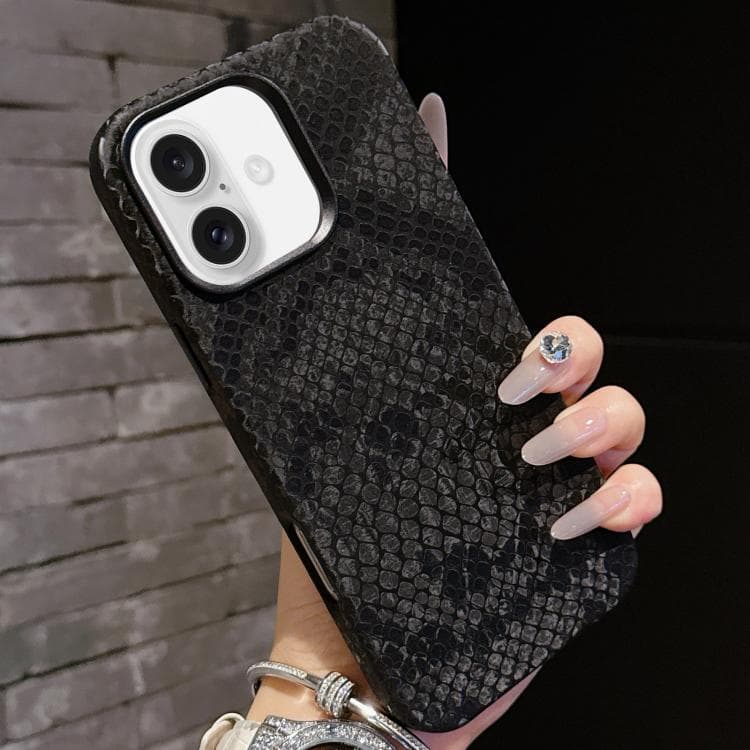 For iPhone 16 Plain Leather Snake Texture PC MagSafe Phone Case(Black) - Immagine 1