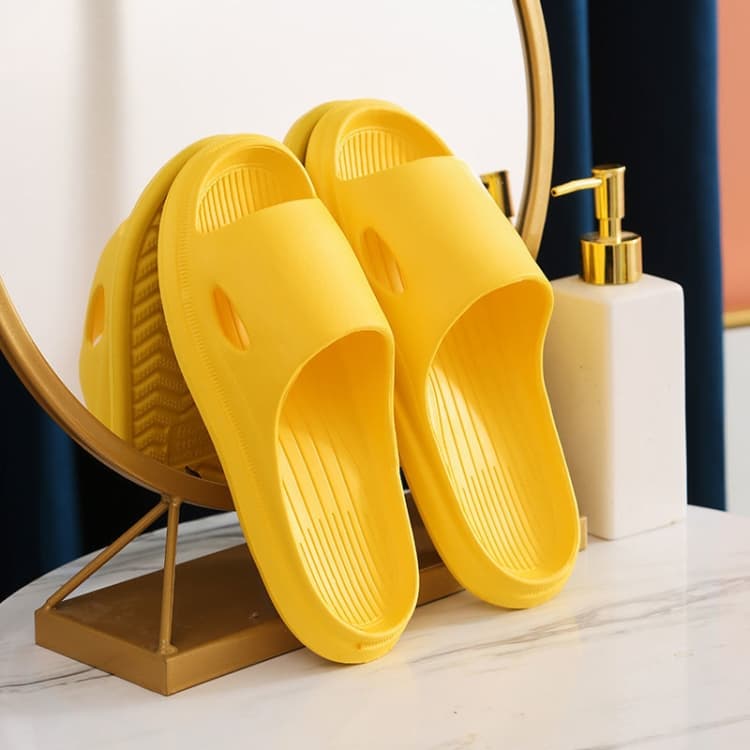Pantofole morbide per la casa, sandali antiscivolo per bagno - Immagine 1