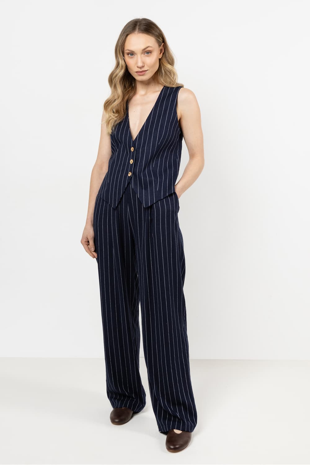 Pantaloni da donna model 212186 awama