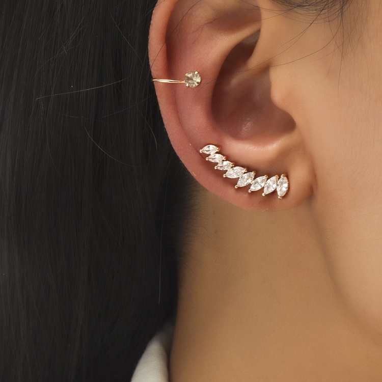 DZ-520 Simple Small Drilling Lug Clip Geometric Zircon Earrings