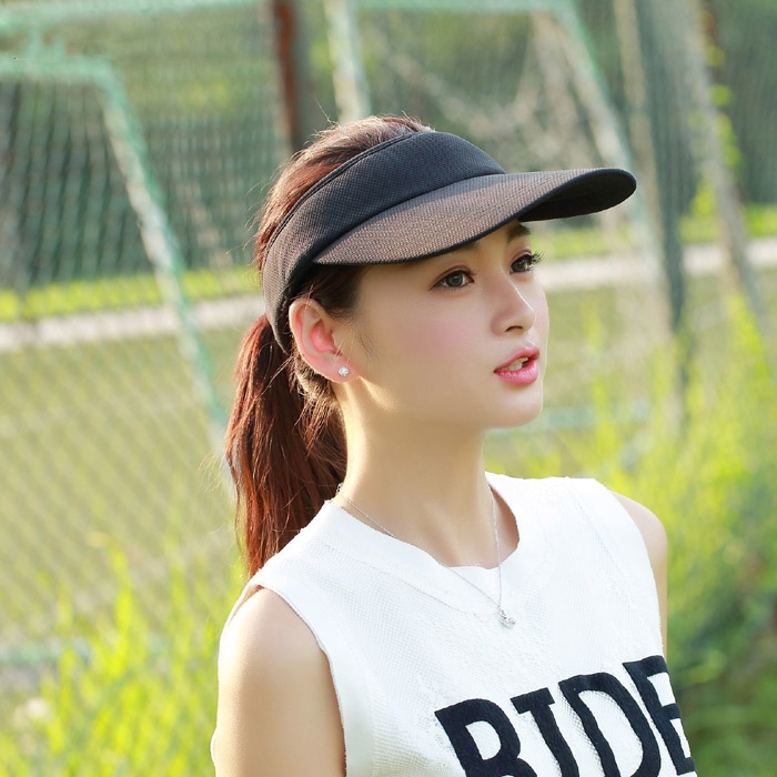 Lightweight and Comfortable Visor Cap for Women in Outdoor Golf Tennis Running Jogging Adjustable Strap (Black)