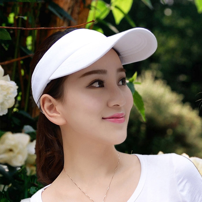 Lightweight and Comfortable Visor Cap for Women in Outdoor Golf Tennis Running Jogging Adjustable Strap (White)