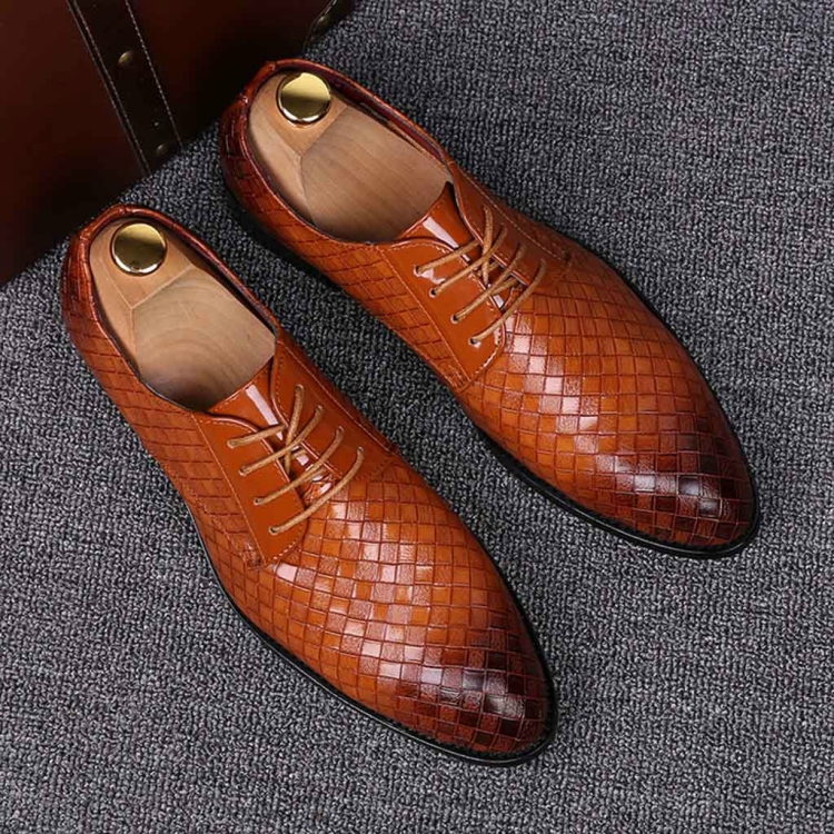 Men Business Dress Shoes Crocodile Leather Shoes Pointed Strips Brock Casual Shoes, Size:41(Yellow)