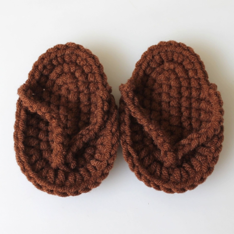 Newborn Babies Photography Props Mini Crocheted Small Slippers, Size:  Newborn Size( Brown)