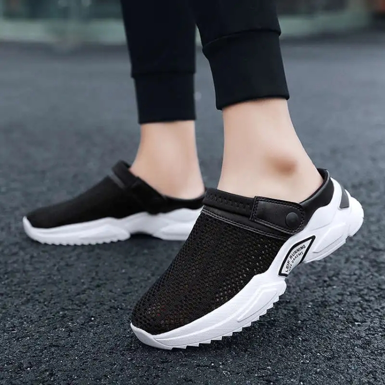 Summer Men Half Slippers Students Wrap Toe Hole Sandals Beach Shoes, Size: 44(Black)